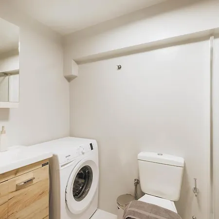 Beautiful Underground Nest With Prv Terrace * Athens