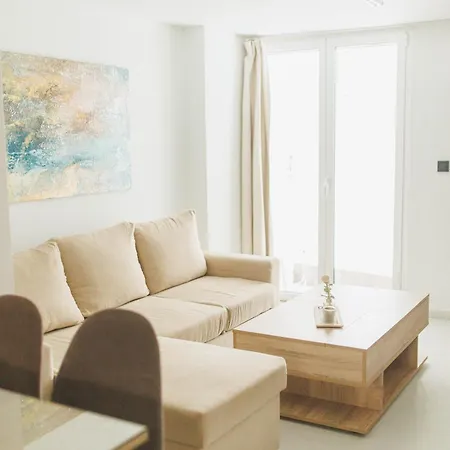 Beautiful Underground Nest With Prv Terrace Apartment *